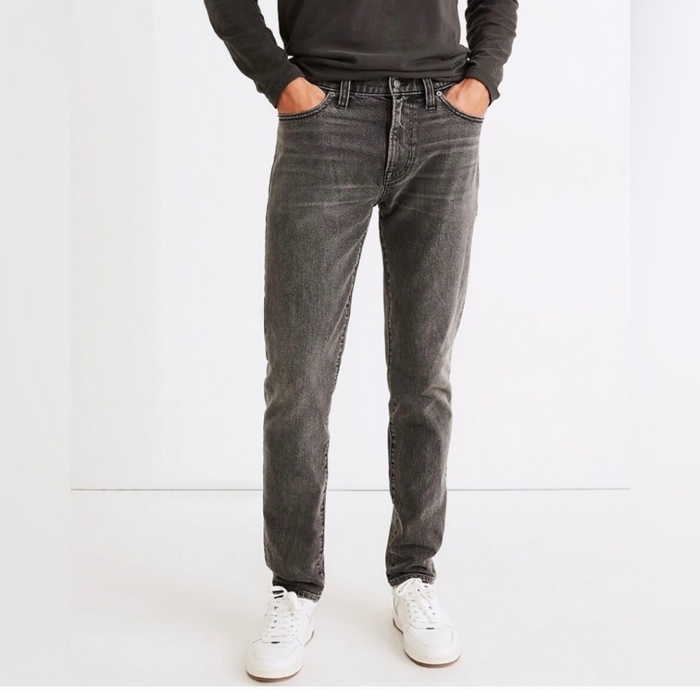 Madewell Slim Jeans in Woodford Wash Black Gray Size 34 x 32